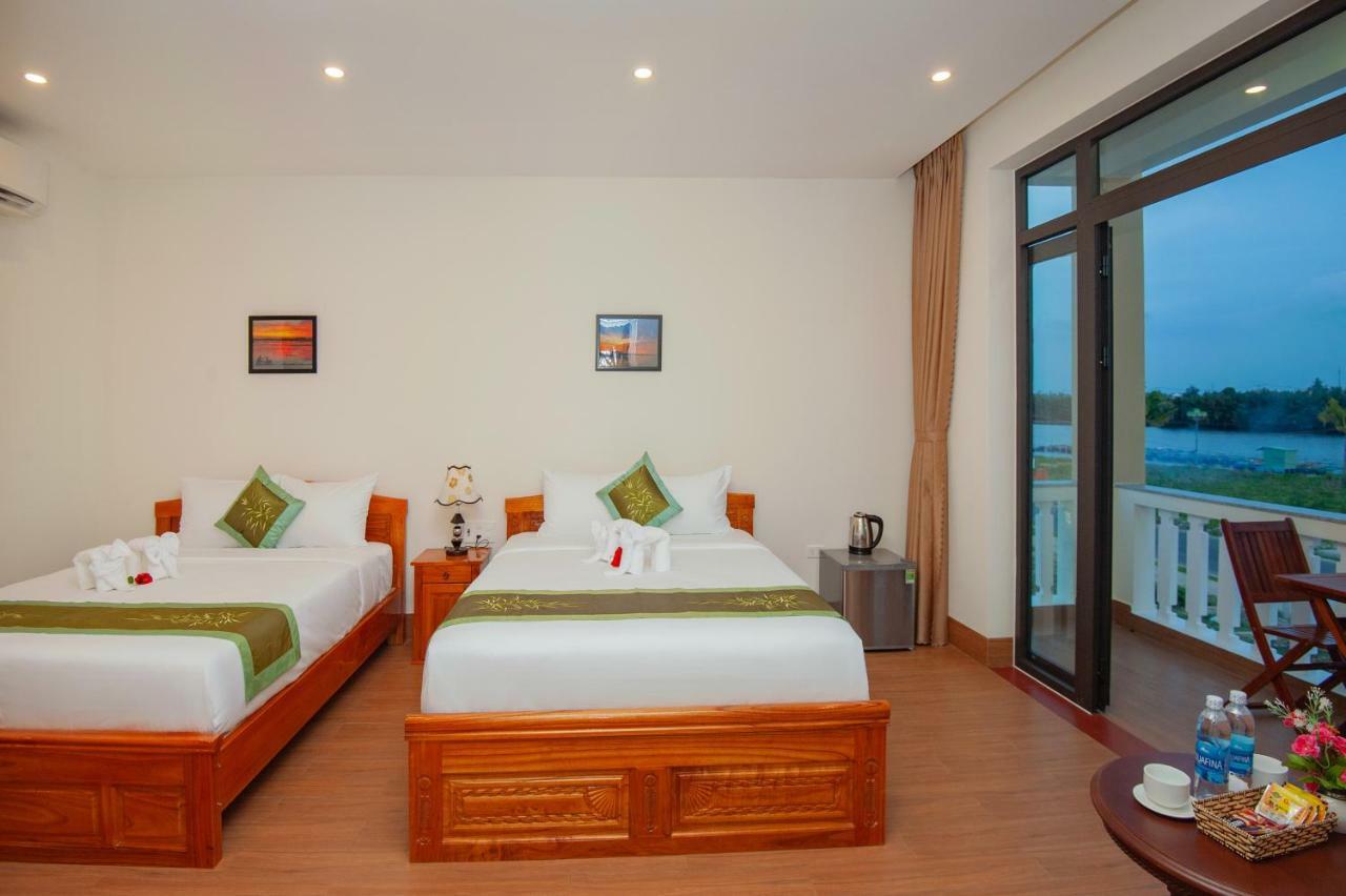 Riverside Sunset Homestay *